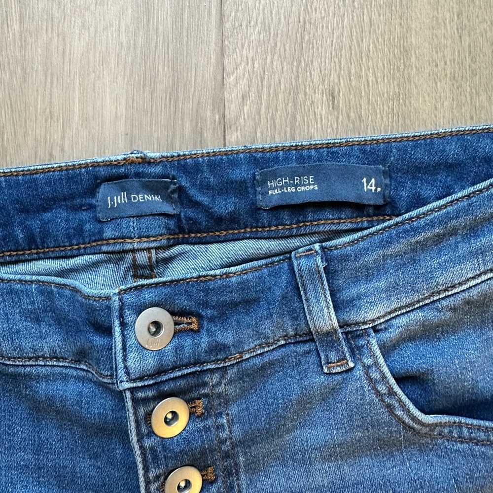 J. Jill Button-Fly High Wasted Cropped Blue Jeans - size 14 petite - Picture 5 of 7